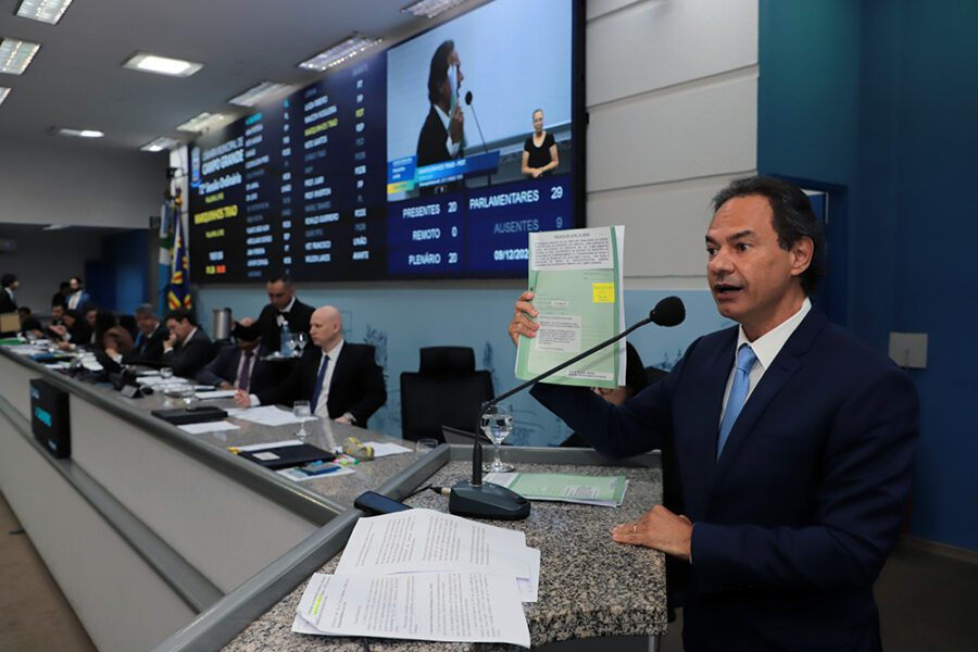 Marquinhos Trad votou contra empréstimo de quase 200 Milhões porque o Executivo não apresentou qual a Taxa de Juros estabelecida, nem Índice da Correção e nem Plano de Amortização