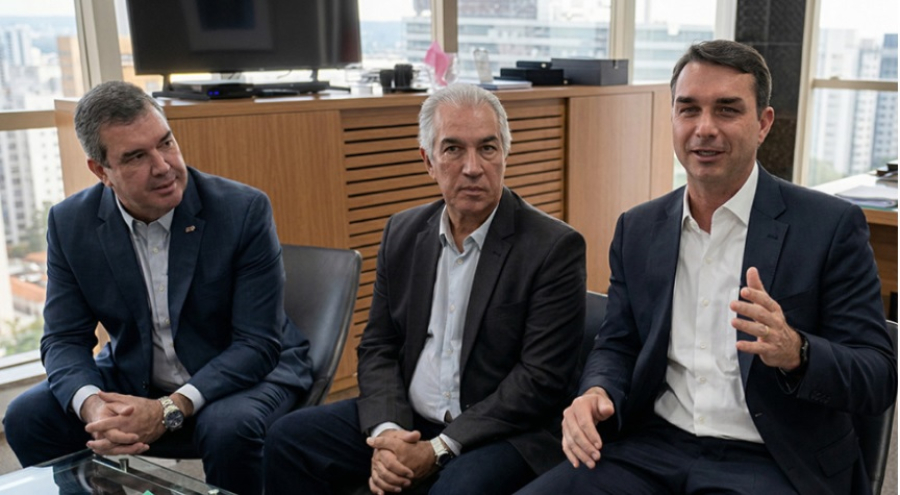 Flávio Bolsonaro faz primeiro ato da pré-campanha em MS em abril na Expogrande