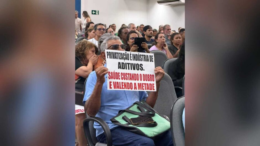 Em sessão barulhenta, Marquinhos diz que prefeitura 'matou Saúde' para privatizar