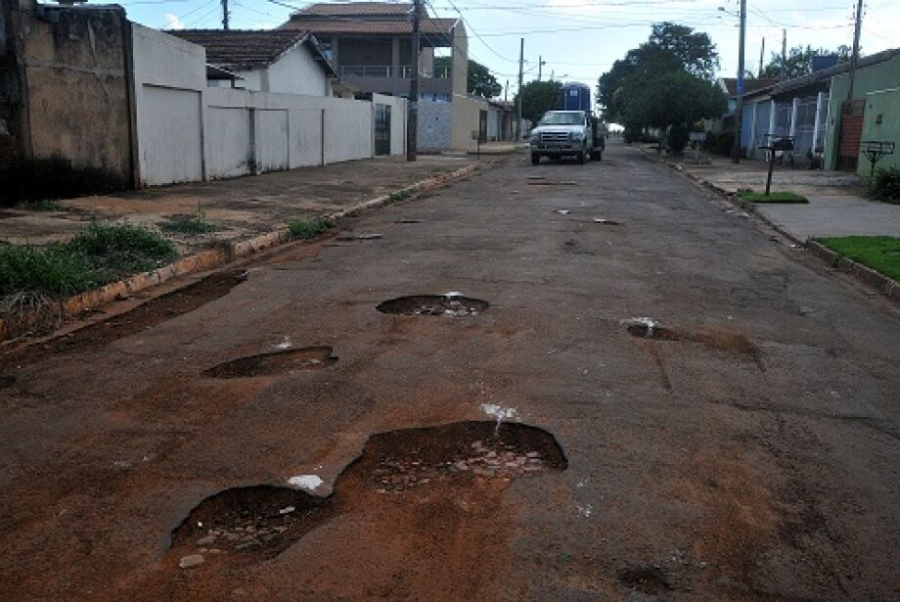 Operação mira desvios na manutenção de vias e desvenda causa da buraqueira nas ruas