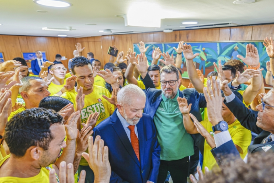 APÓS PREGAR CONTRA POLITIZAÇÃO DA FÉ, LULA PARTE PARA OFENSIVA RELIGIOSA EM BUSCA DE VOTOS EVANGÉLICOS