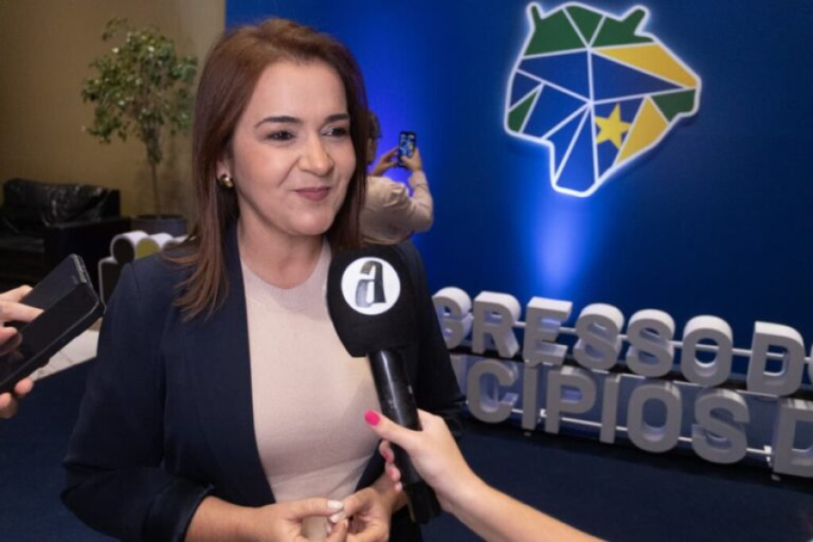 Após aumento de 119% aos secretários, Adriane dará reajuste de 4,39% apenas a concursados