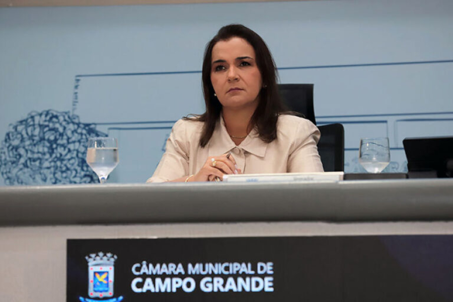 “Grande feito” de Adriane, reajuste beneficia só 24% dos servidores e não tem estimativa de impacto