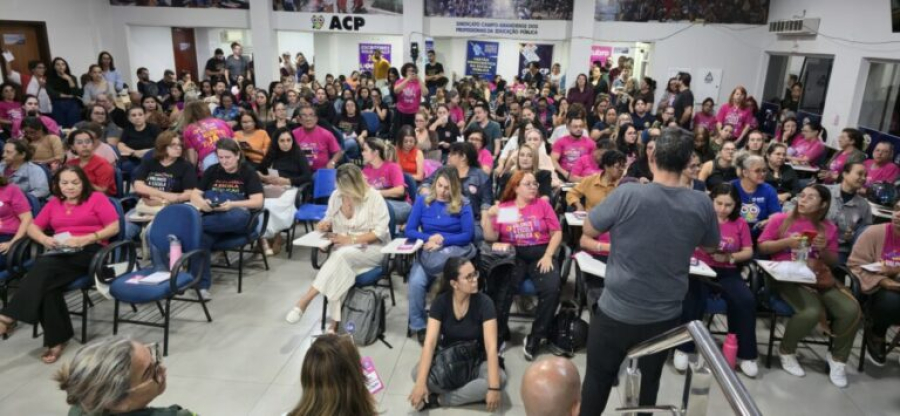 Confederação Nacional cobra reajuste de 5,4% e apoia greve dos professores na Capital