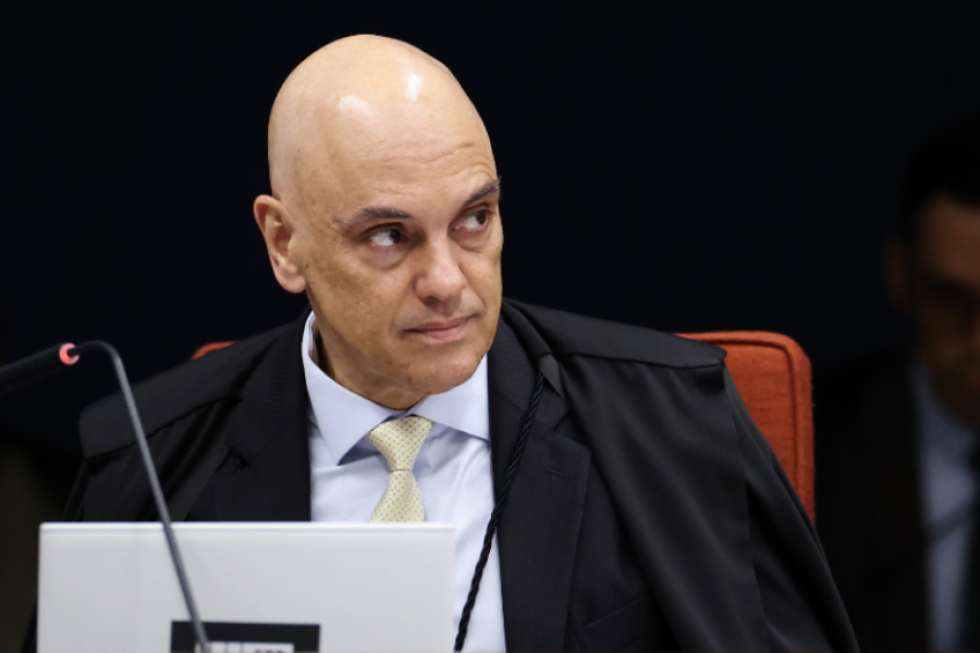 PISTOLA COM PROBLEMA NO PERCUSSOR VIRA NOVO FOCO DE MORAES E DEFESA DE BOLSONARO TEM 24 HORAS PARA EXPLICAR