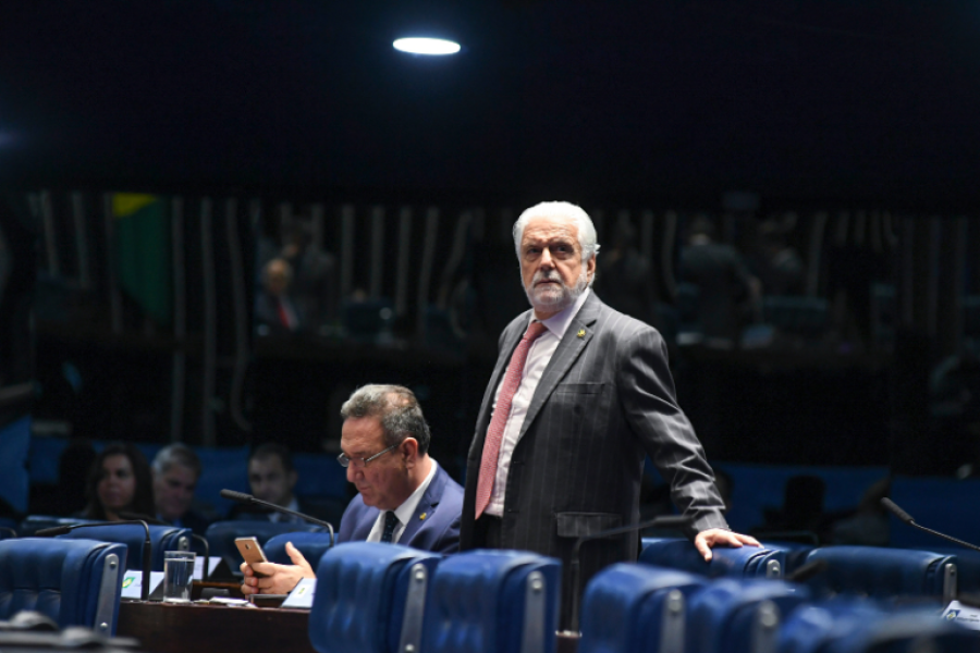 FOLHA REVELA: ALIADOS DE LULA INICIAM OPERAÇÃO PARA CONVENCER JAQUES WAGNER A RENUNCIAR