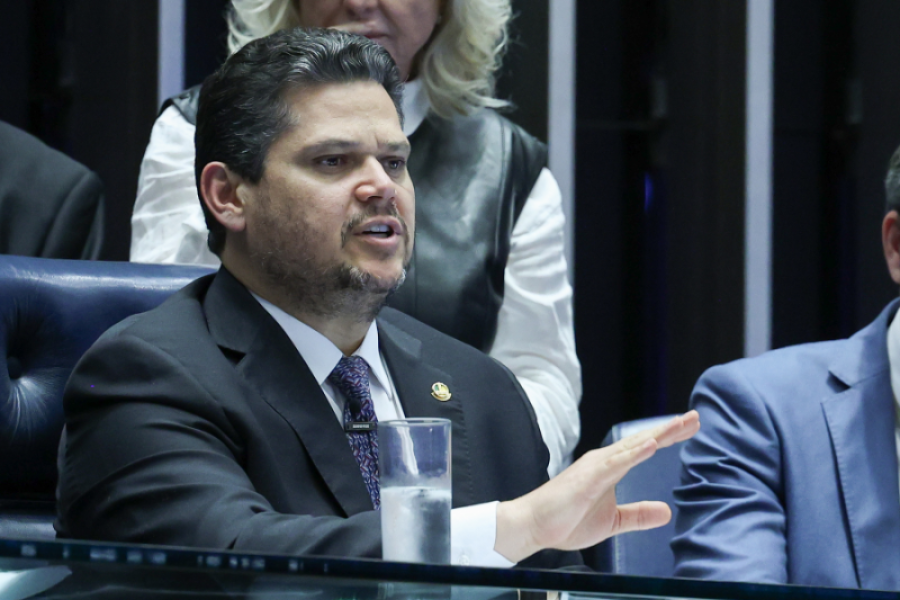 DAVI ALCOLUMBRE ANUNCIA RECURSO AO STF PARA DEFENDER PRERROGATIVAS DE JAQUES WAGNER NO CASO MASTER