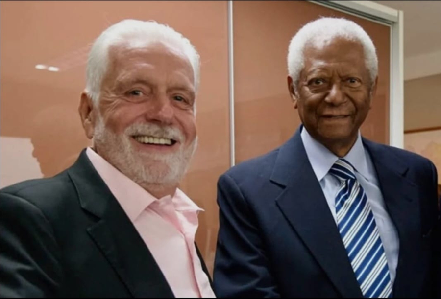 O senador Jaques Wagner (PT-BA) recebeu mais de meio milhão de reais em doação de seu suplente, o ex- vereador Edvaldo Brito, pai do líder do PSD na Câmara, o deputado Antonio Brito (PSD-BA).
