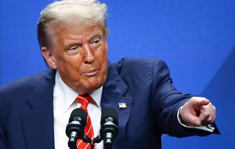 Trump anuncia tarifa de 50% sobre aço e veículos do Canadá em 2027