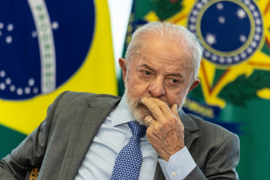 PRESSÃO CRESCENTE: LULA FOGE DE PERGUNTAS SOBRE LULINHA E ABANDONA ENTREVISTA EM BRASÍLIA