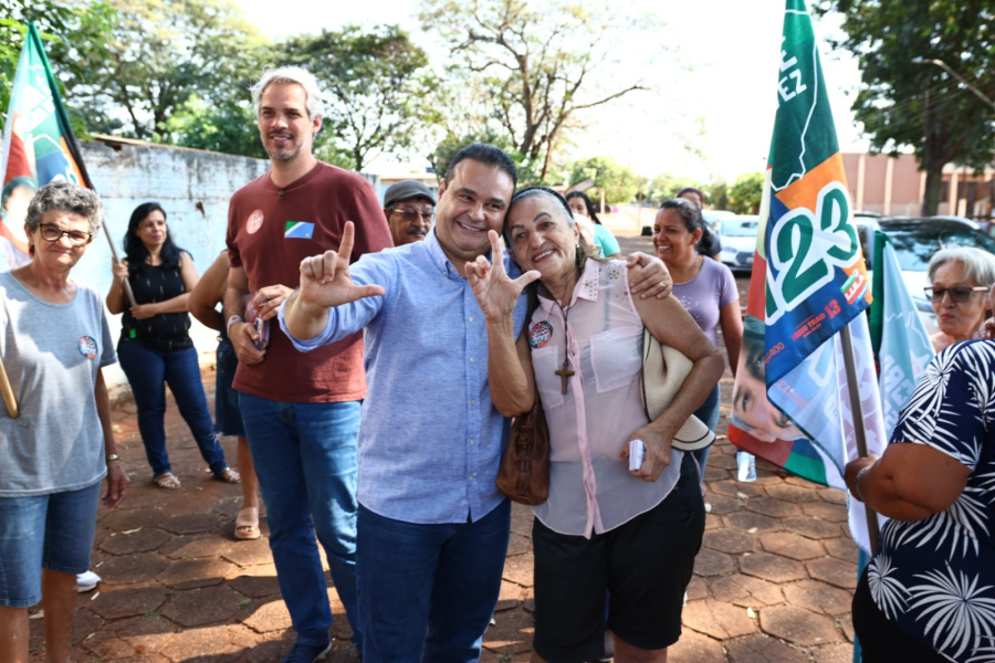 Fábio Trad participa de caminhada em Dourados e recebe apoio de eleitores da segunda maior cidade de MS