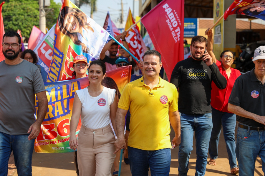 Candidato Fábio Trad participou neste domingo (30) da caminhada com a Deputada Federal Camila Jara e o Deputado Estadual Pedro.Kemp.