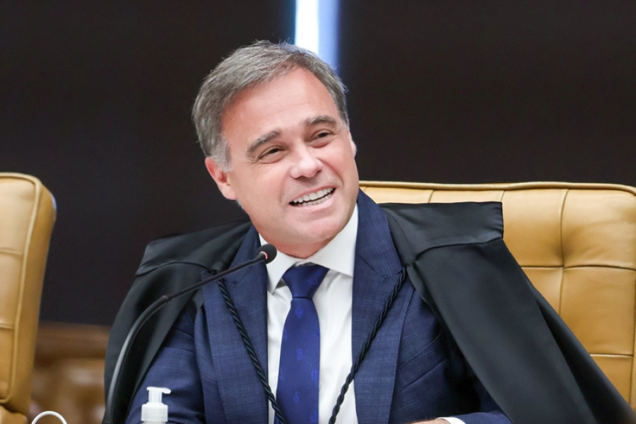 MENDONÇA REAGE E PEDE SAÍDA DE MORAES DA CONDUÇÃO DE CASOS