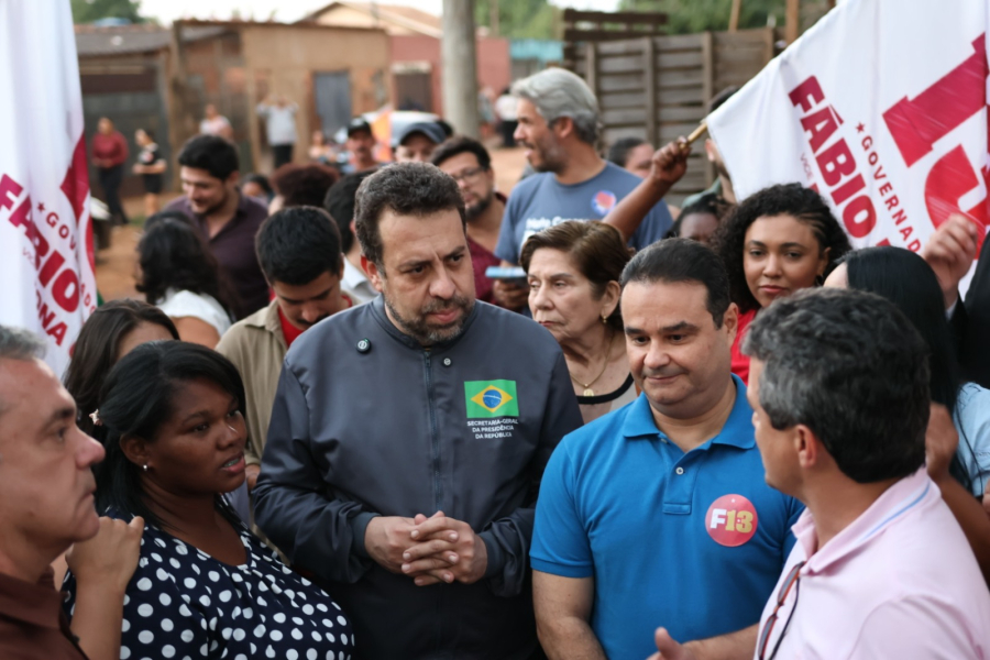 Ministro participa de caminhada com Fábio Trad e cumpre compromissos políticos em Campo Grande durante a campanha eleitoral.