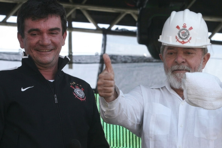 PRIORIDADES: ENQUANTO O BRASIL AFUNDA EM DÍVIDAS, LULA QUER AJUDAR O CORINTHIANS A PAGAR AS CONTAS