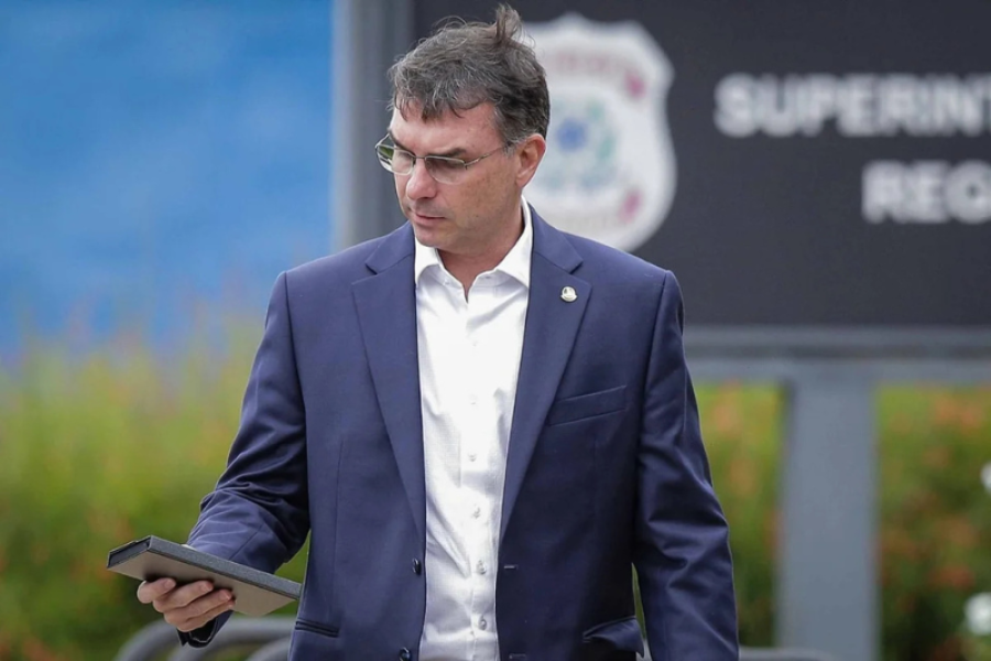 STF NEGA OPERAÇÃO CONTRA FLÁVIO BOLSONARO EM MEIO AO AUMENTO DAS TENSÕES COM OS EUA
