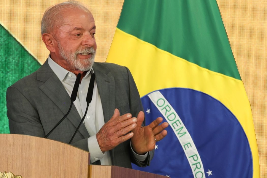 LULA BUSCA KASSAB E ARTICULA APROXIMAÇÃO COM PARTIDOS DO CENTRÃO