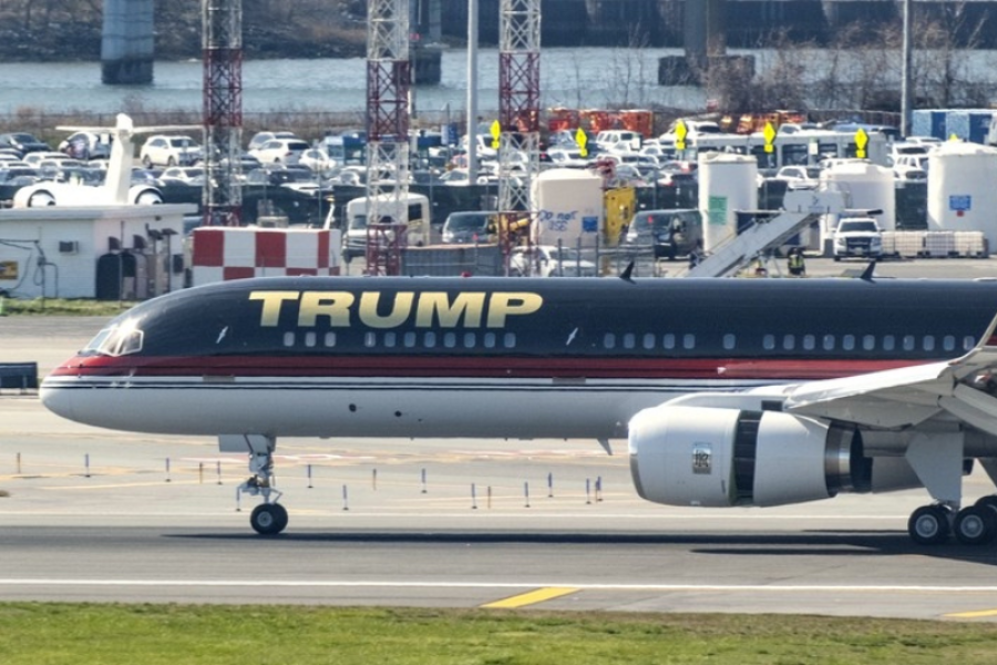 TRUMP DESEMBARCA NA FLÓRIDA, MESMO ESTADO ONDE FLÁVIO BOLSONARO DESEMBARCOU