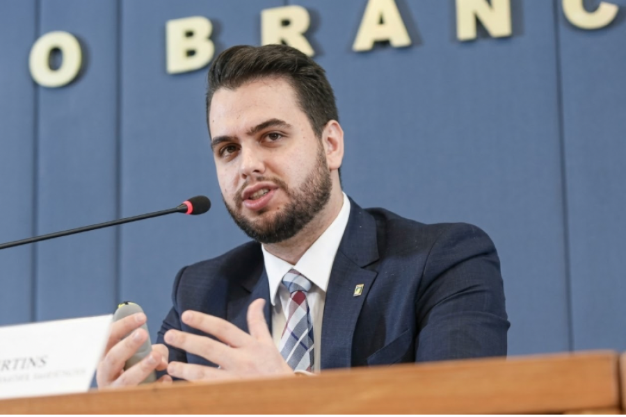 TOFFOLI IGNORA PEDIDO DA DEFESA E MANTÉM O PRESO POLÍTICO FILIPE MARTINS NO REGIME FECHADO